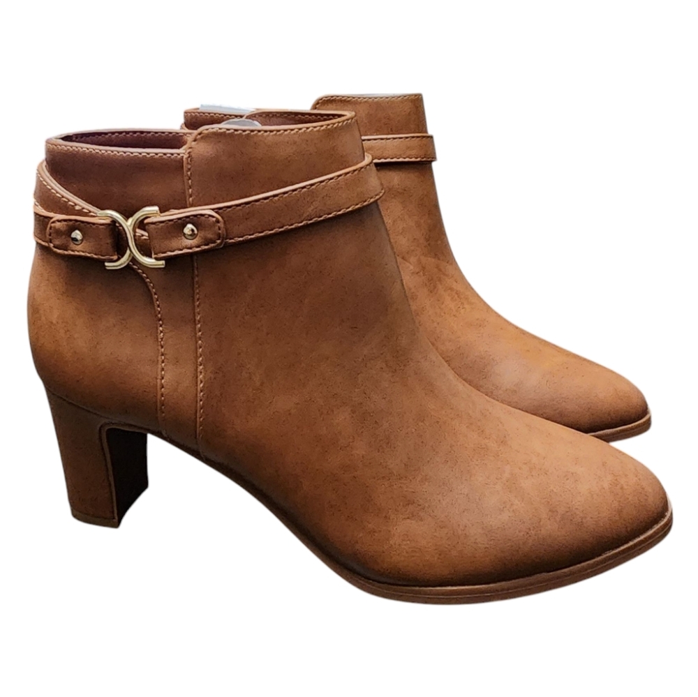 Ladies Charter Club "Pixxy" Saddle Brown Ankle Booties size  9~ 2.5" Heel